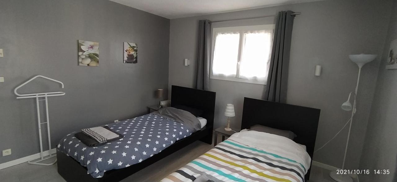 Logement dans une pinède à Lambesc Hotel Buitenkant foto